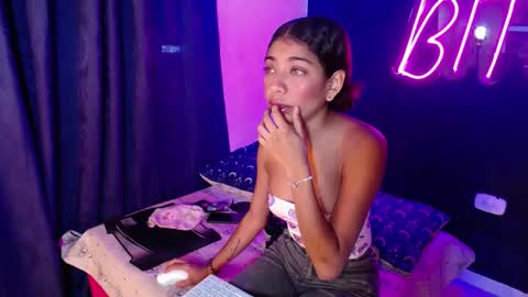 anais  cooper  online show from 12/14/24, 07:14