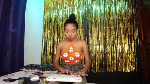 anais  cooper  online show from 12/31/24, 04:57
