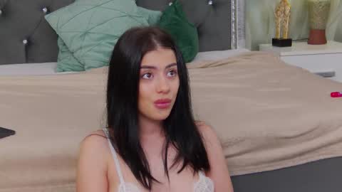 Snapshot of anais_carter chatting on 10/09/25, 04:21 Anais Carter online show from 10/09/25, 04:21