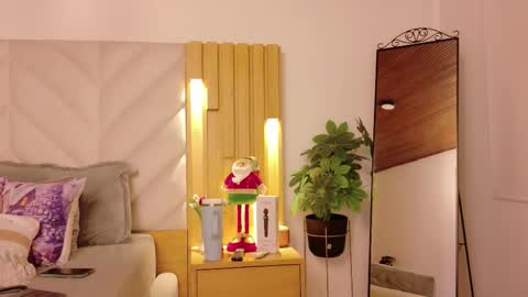 Anaise  online show from 11/26/25, 11:44