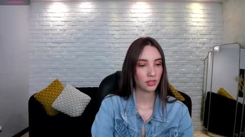 Snapshot of anaisnin1 chatting on 11/04/25, 04:00 Anais Nin online show from 11/04/25, 04:00