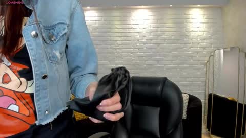 Snapshot of anaisnin1 chatting on 11/07/25, 03:06 Anais Nin online show from 11/07/25, 03:06