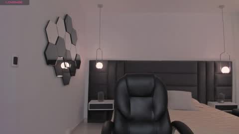 Snapshot of anaisnin1 chatting on 11/13/25, 03:38 Anais Nin online show from 11/13/25, 03:38