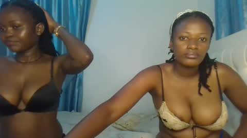 Snapshot of analeia_ chatting on 02/08/25, 01:54 Analeia online show from 02/08/25, 01:54