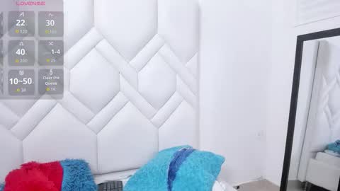 analia18  online show from 11/12/25, 02:06