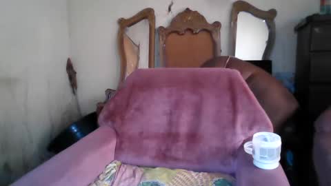 Snapshot of analslut1987 chatting on 02/18/25, 12:39 analslut1987 online show from 02/18/25, 12:39