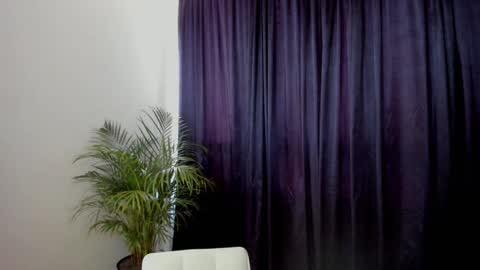 Snapshot of anamarieh chatting on 01/15/25, 07:44 Ann online show from 01/15/25, 07:44