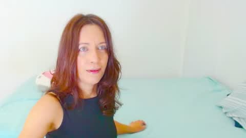 anapereira12 online show from 06/12/26, 08:41