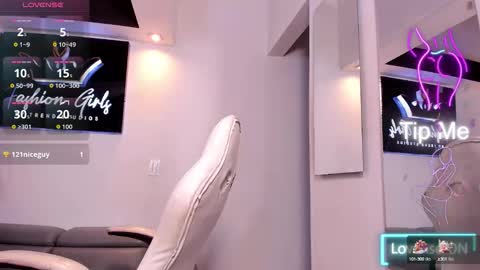 ana online show from 10/14/25, 04:41