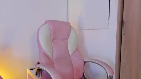 Snapshot of anastaciablake chatting on 11/21/25, 05:06 Anastacia online show from 11/21/25, 05:06