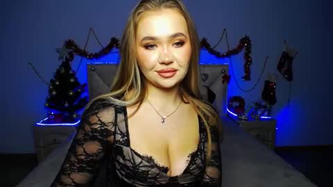 anastacyyellig online show from 12/19/24, 12:13