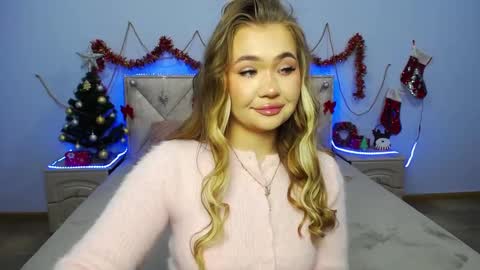 anastacyyellig online show from 12/24/24, 08:05