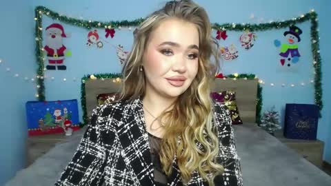 anastacyyellig online show from 12/31/24, 03:12