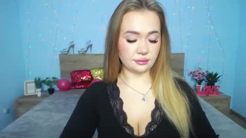 anastacyyellig online show from 01/23/25, 08:04