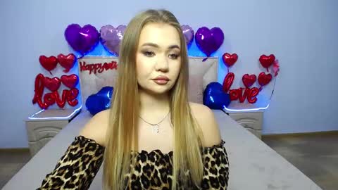 anastacyyellig online show from 02/10/25, 04:47