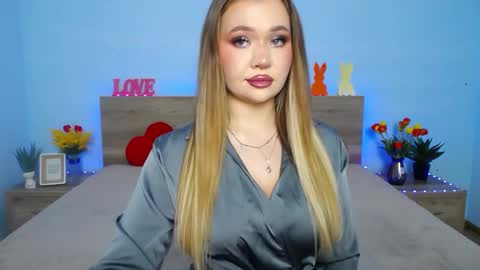 anastacyyellig online show from 03/09/25, 12:42