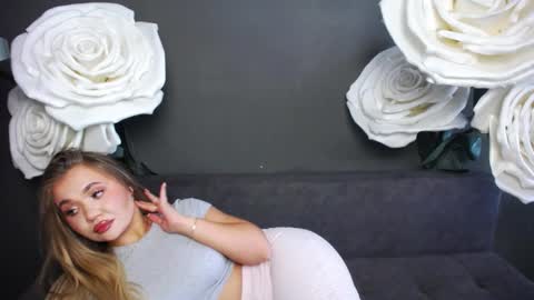 anastacyyellig online show from 09/08/25, 02:27