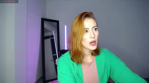Snapshot of anastasia_doll8 chatting on 11/17/25, 11:43 anastasia_doll8 online show from 11/17/25, 11:43
