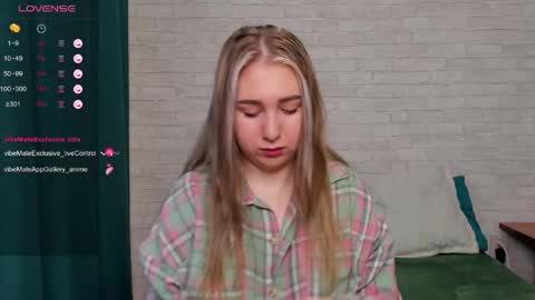 Snapshot of anastasia_gold1 chatting on 06/08/26, 01:28 anna online show from 06/08/26, 01:28