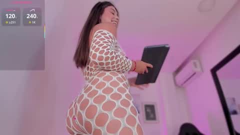 Ana online show from 10/28/25, 07:38