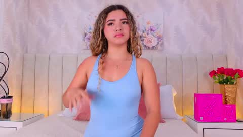 Mia online show from 05/19/26, 12:11