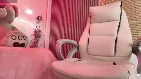 Snapshot of anastasia_stiile chatting on 10/07/25, 09:01 Anastasia online show from 10/07/25, 09:01