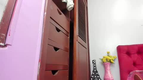 Snapshot of anastasia_stiile chatting on 10/23/25, 07:56 Anastasia online show from 10/23/25, 07:56