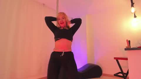 Ana 3 online show from 09/28/25, 03:56