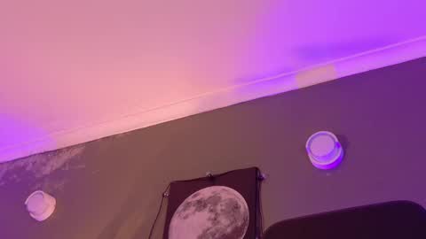 Kendra  online show from 11/07/25, 10:15