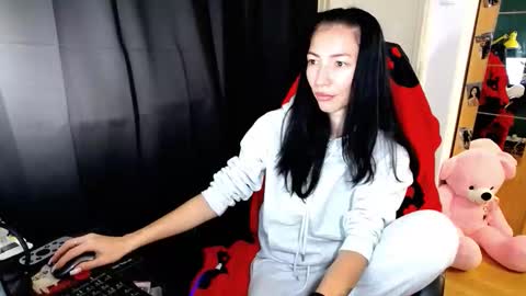 Snapshot of anaxsin chatting on 10/15/25, 09:42 sweetSin online show from 10/15/25, 09:42