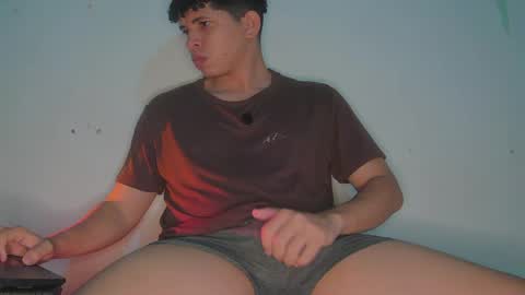Snapshot of ancoder2912 chatting on 05/14/26, 04:52 Andres online show from 05/14/26, 04:52
