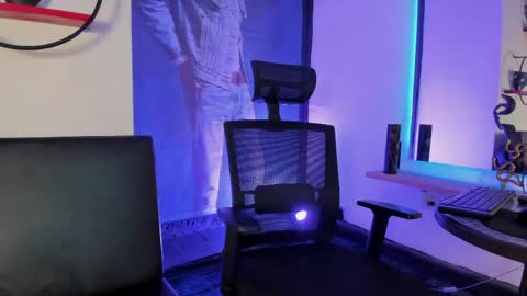 anddy_hugecock online show from 05/19/26, 01:28