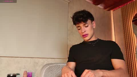 Snapshot of ander_ashford77 chatting on 06/12/26, 12:26 Ander online show from 06/12/26, 12:26