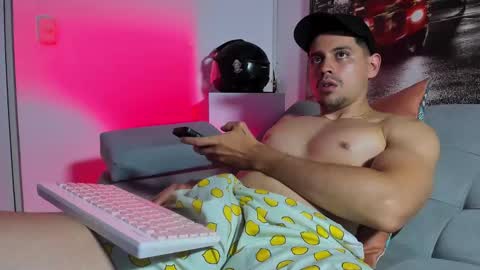 Snapshot of ander_perez chatting on 11/11/25, 01:05 ANDER online show from 11/11/25, 01:05