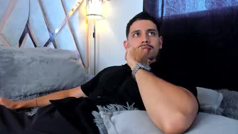 Snapshot of ander_perez chatting on 12/05/25, 05:53 ANDER online show from 12/05/25, 05:53