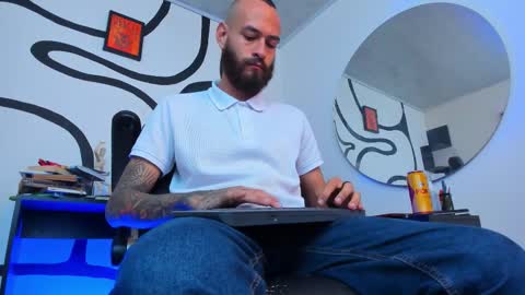 Snapshot of anders_x chatting on 11/16/25, 02:28 Andrs - online show from 11/16/25, 02:28