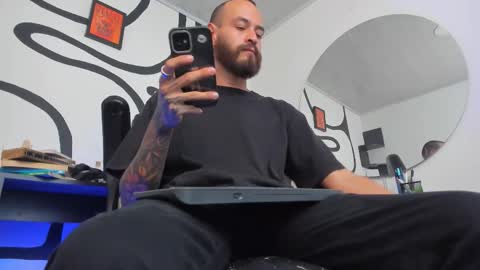 Snapshot of anders_x chatting on 01/18/26, 01:31 Andrs - online show from 01/18/26, 01:31