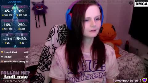 Snapshot of andi_mae chatting on 12/24/24, 09:39 Andi online show from 12/24/24, 09:39