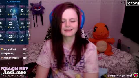 Snapshot of andi_mae chatting on 12/24/24, 12:44 Andi online show from 12/24/24, 12:44