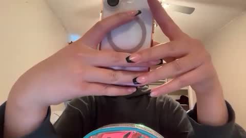 anditspinkxo online show from 06/09/26, 08:09