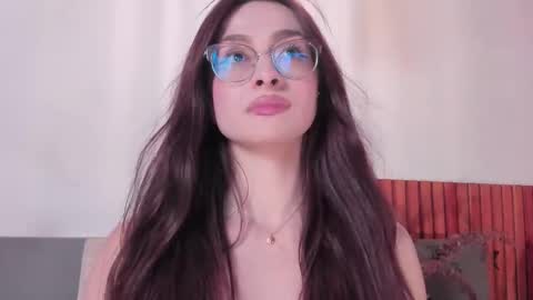 Snapshot of andracyruss chatting on 03/27/26, 10:53 Andra Cyrus online show from 03/27/26, 10:53