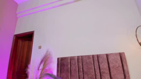 Snapshot of andracyruss chatting on 06/05/26, 12:17 Andra Cyrus online show from 06/05/26, 12:17