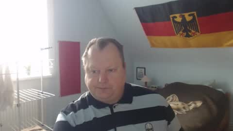 Snapshot of andre124231 chatting on 10/10/25, 11:09 Andre online show from 10/10/25, 11:09