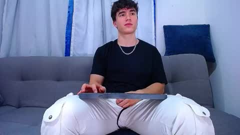 Snapshot of andre_parker chatting on 09/13/25, 11:26 Andre Parker online show from 09/13/25, 11:26