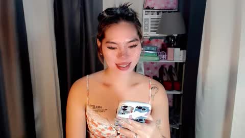 andrea06121998 online show from 04/24/26, 01:46