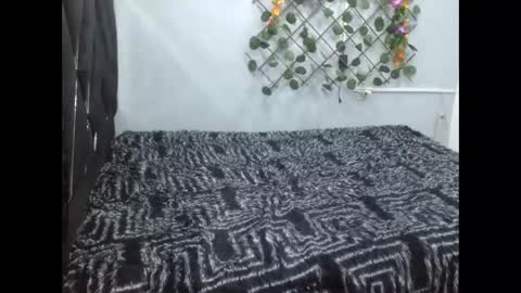 Snapshot of andrea1_ebony chatting on 11/07/25, 08:09 andrea1_ebony online show from 11/07/25, 08:09