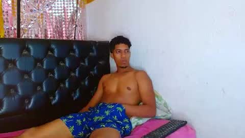 andrea andres couplehot online show from 05/01/26, 03:00