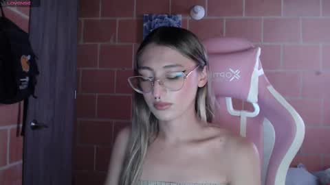 Andrea  online show from 10/09/25, 03:32