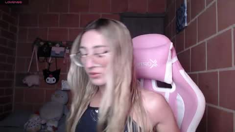 Andrea  online show from 05/26/26, 04:14