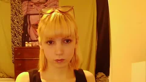 andrea online show from 11/24/25, 04:45